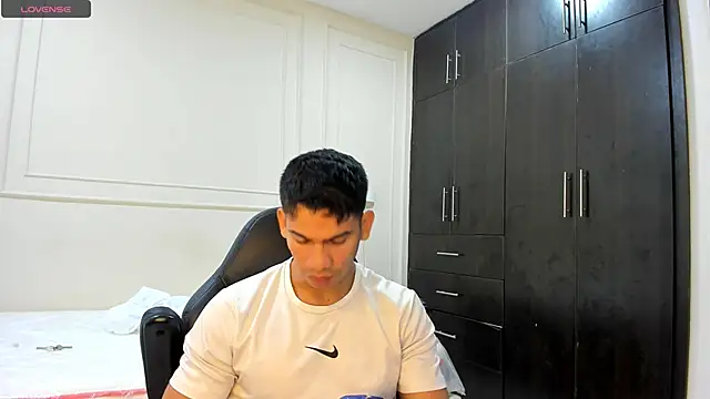 ANDRES STUD online show from April 22, 5:32 am