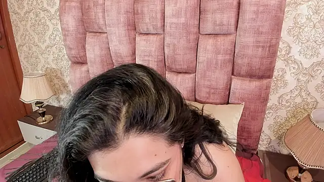 Snapshot of Julieta_Carden_ chatting on July 28, 2:13 pm Julieta Carden online show from July 28, 2:13 pm