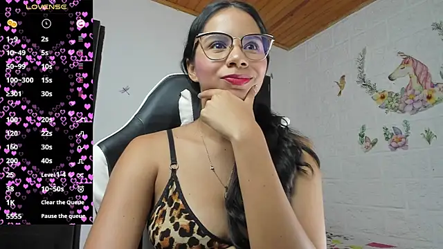 Snapshot of alisson_hoffman05 chatting on May 15, 11:01 pm alisson hoffman05 online show from May 15, 11:01 pm