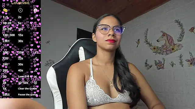 Snapshot of alisson_hoffman05 chatting on June 24, 10:53 pm alisson hoffman05 online show from June 24, 10:53 pm