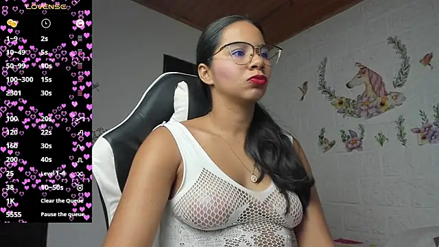 Snapshot of alisson_hoffman05 chatting on July 9, 11:09 pm alisson hoffman05 online show from July 9, 11:09 pm