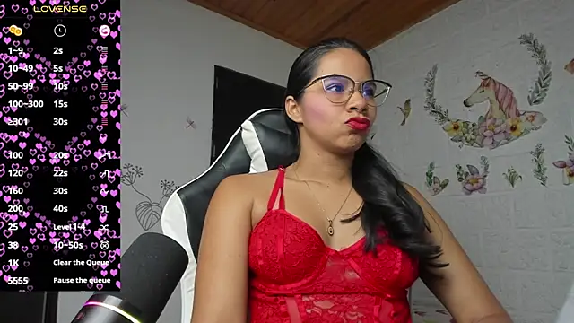 Snapshot of alisson_hoffman05 chatting on July 23, 11:24 pm alisson hoffman05 online show from July 23, 11:24 pm