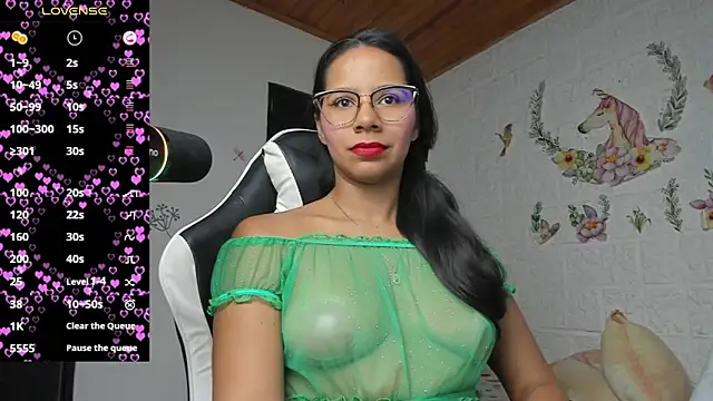 Snapshot of alisson_hoffman05 chatting on July 28, 11:04 pm alisson hoffman05 online show from July 28, 11:04 pm