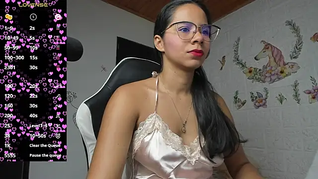 Snapshot of alisson_hoffman05 chatting on August 4, 6:32 pm alisson hoffman05 online show from August 4, 6:32 pm