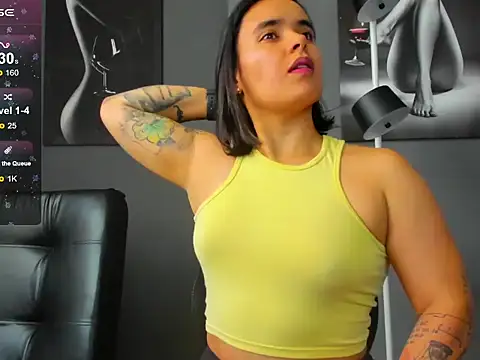 karlyjons12 online show from October 20, 6:41 pm