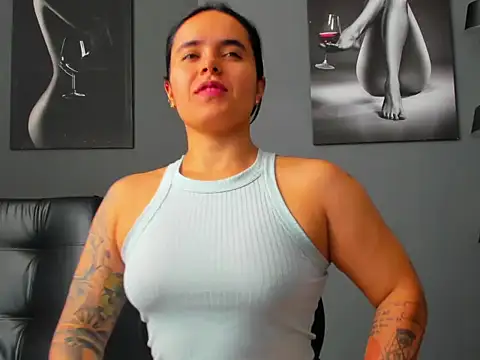 karlyjons12 online show from January 9, 4:10 pm