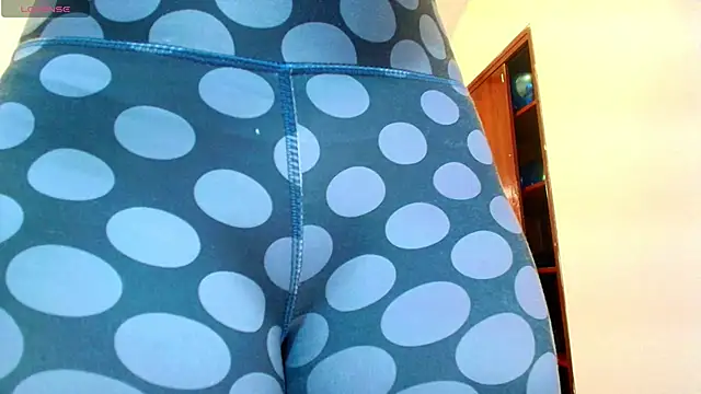 tylla  online show from March 19, 3:30 am