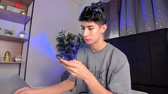 NovaaWheler online show from March 4, 12:00 pm