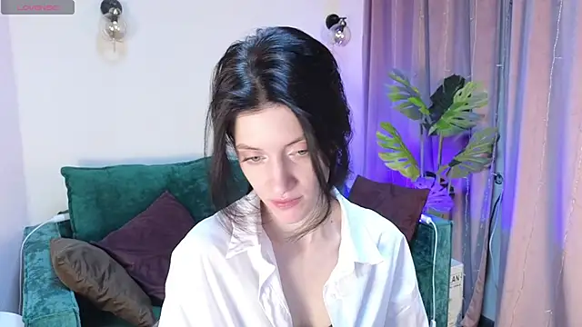 roxy riot  online show from February 14, 1:23 am