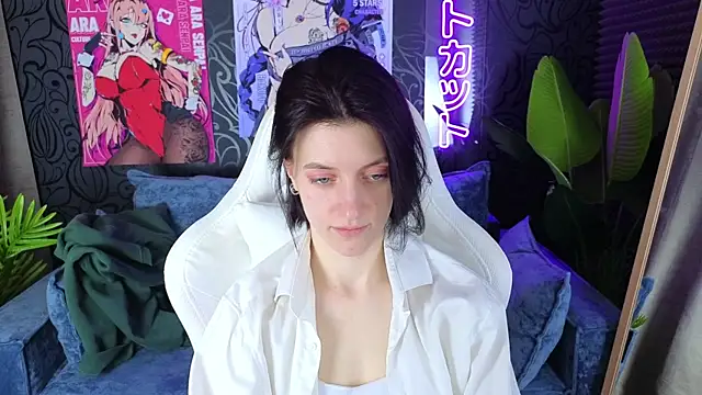 roxy riot  online show from February 20, 7:34 am