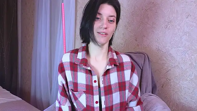 roxy riot  online show from February 25, 1:30 am