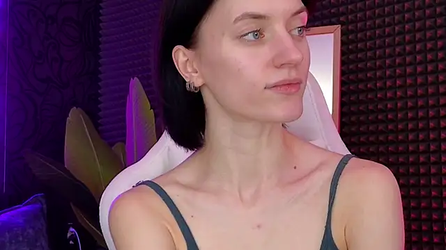 roxy riot  online show from March 9, 5:11 am