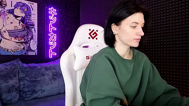 roxy riot  online show from March 15, 1:08 am