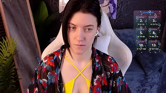 roxy riot  online show from December 23, 1:25 am