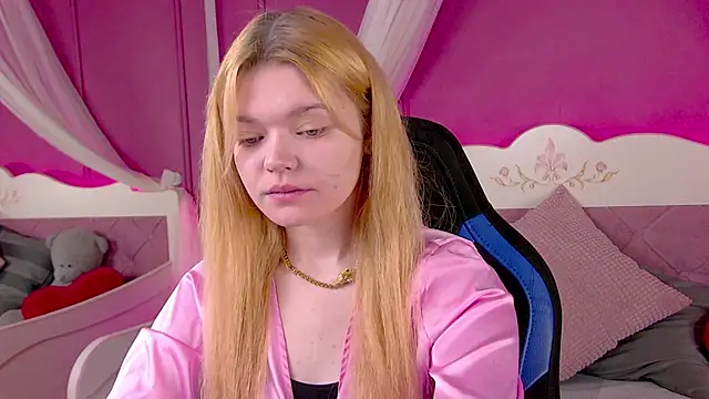 Snapshot of AdeleCartier chatting on March 7, 12:48 am AdeleCartier online show from March 7, 12:48 am