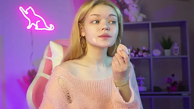 Snapshot of AdeleCartier chatting on March 19, 12:26 am AdeleCartier online show from March 19, 12:26 am