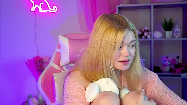 Snapshot of AdeleCartier chatting on March 22, 5:39 am AdeleCartier online show from March 22, 5:39 am