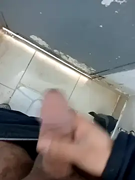 Snapshot of bigcockturk3 chatting on February 18, 12:39 pm bigcockturk3 online show from February 18, 12:39 pm