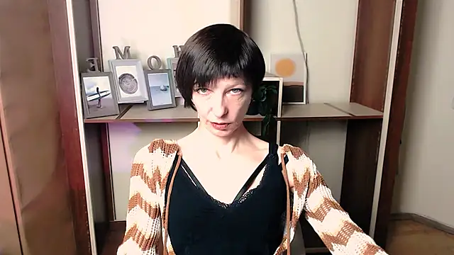  AngeliaFlow  online show from November 15, 8:11 am