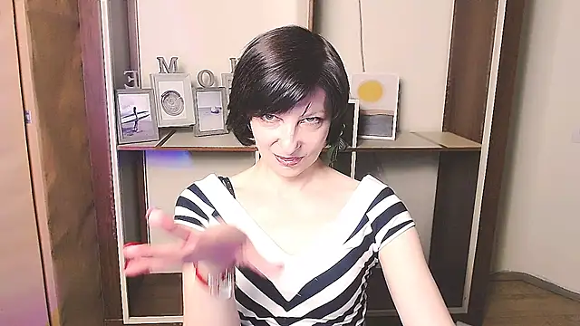Snapshot of _AngeliaFlow_ chatting on April 23, 12:29 pm AngeliaFlow online show from April 23, 12:29 pm