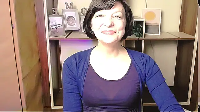 Snapshot of _AngeliaFlow_ chatting on April 28, 8:08 am AngeliaFlow online show from April 28, 8:08 am
