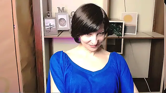Snapshot of _AngeliaFlow_ chatting on April 29, 8:51 am AngeliaFlow online show from April 29, 8:51 am
