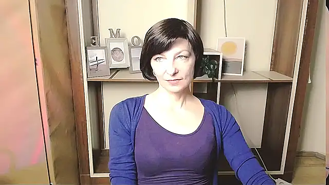 Snapshot of _AngeliaFlow_ chatting on May 4, 8:32 am AngeliaFlow online show from May 4, 8:32 am