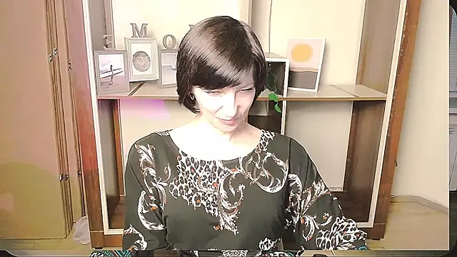 Snapshot of _AngeliaFlow_ chatting on May 11, 2:45 pm AngeliaFlow online show from May 11, 2:45 pm