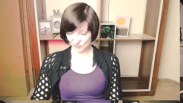 Snapshot of _AngeliaFlow_ chatting on May 13, 8:34 am AngeliaFlow online show from May 13, 8:34 am