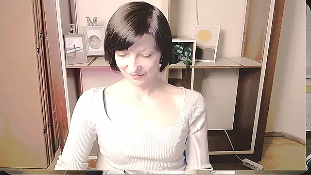 Snapshot of _AngeliaFlow_ chatting on May 15, 7:59 am AngeliaFlow online show from May 15, 7:59 am