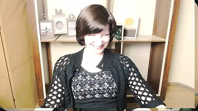 Snapshot of _AngeliaFlow_ chatting on May 18, 8:53 am AngeliaFlow online show from May 18, 8:53 am