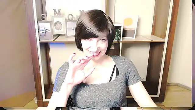 Snapshot of _AngeliaFlow_ chatting on May 19, 8:09 am AngeliaFlow online show from May 19, 8:09 am