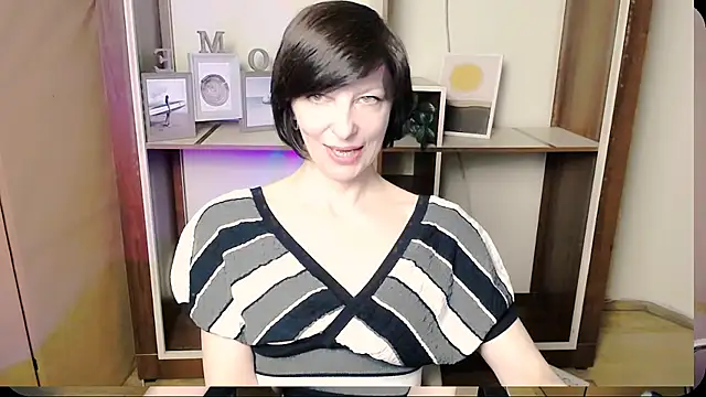 Snapshot of _AngeliaFlow_ chatting on May 25, 8:20 am AngeliaFlow online show from May 25, 8:20 am