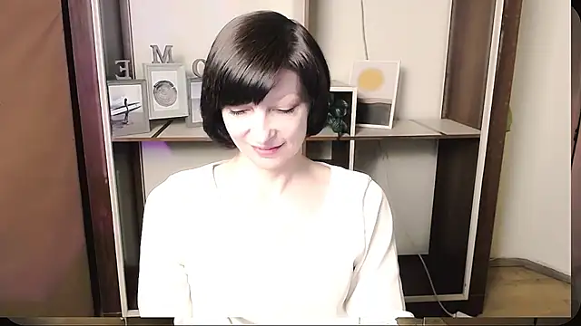 Snapshot of _AngeliaFlow_ chatting on May 30, 7:27 am AngeliaFlow online show from May 30, 7:27 am
