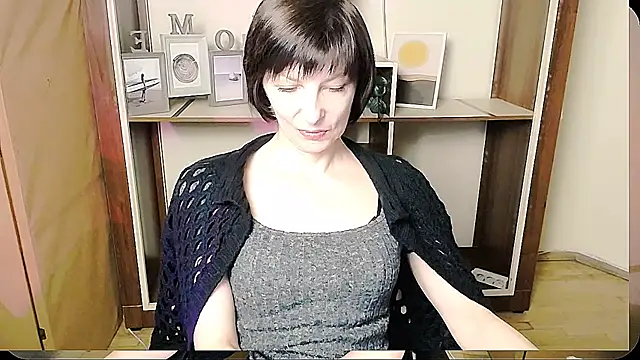 Snapshot of _AngeliaFlow_ chatting on June 9, 7:53 am AngeliaFlow online show from June 9, 7:53 am