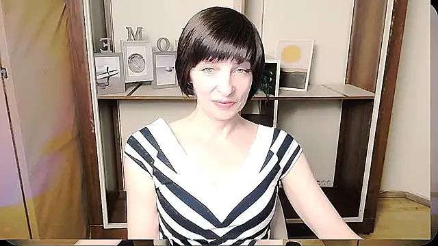 Snapshot of _AngeliaFlow_ chatting on June 11, 8:01 am AngeliaFlow online show from June 11, 8:01 am