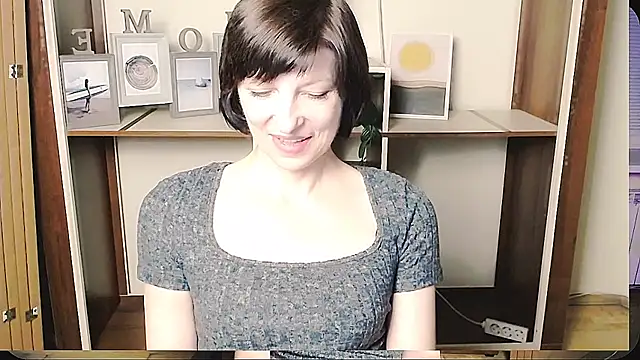 Snapshot of _AngeliaFlow_ chatting on June 23, 8:01 am AngeliaFlow online show from June 23, 8:01 am