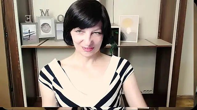 Snapshot of _AngeliaFlow_ chatting on June 30, 7:53 am AngeliaFlow online show from June 30, 7:53 am