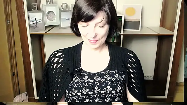 Snapshot of _AngeliaFlow_ chatting on July 12, 6:37 am AngeliaFlow online show from July 12, 6:37 am