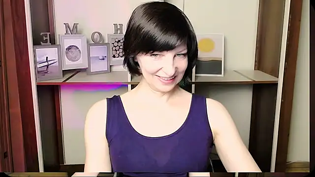 Snapshot of _AngeliaFlow_ chatting on July 21, 8:05 am AngeliaFlow online show from July 21, 8:05 am