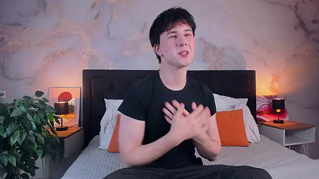 AdrianoAubert online show from November 11, 3:17 am