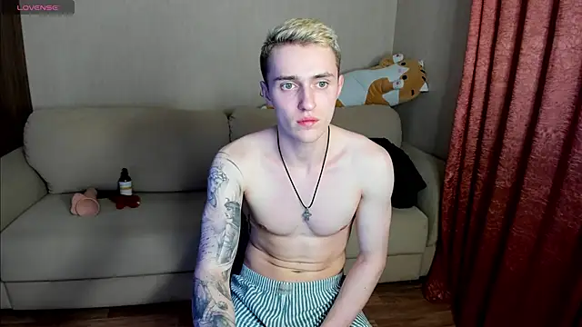 crazybottom99 online show from March 11, 5:24 pm