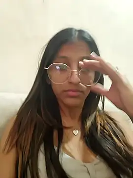 Snapshot of kissmebishh chatting on February 16, 10:21 am kissmebishh online show from February 16, 10:21 am