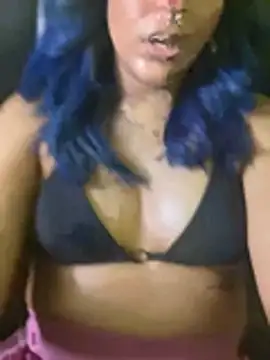 Snapshot of kissmebishh chatting on March 13, 9:32 pm kissmebishh online show from March 13, 9:32 pm