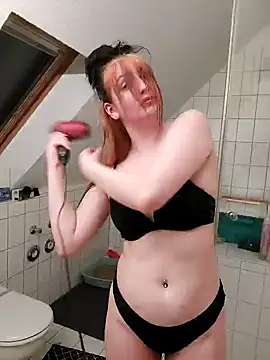 Snapshot of Gamergirl-Linela chatting on February 14, 5:46 pm Gamergirl-Linela online show from February 14, 5:46 pm