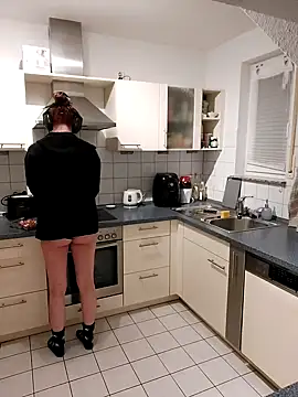 Snapshot of Gamergirl-Linela chatting on March 13, 8:43 pm Gamergirl-Linela online show from March 13, 8:43 pm