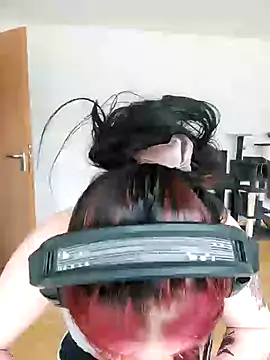 Snapshot of Gamergirl-Linela chatting on March 17, 12:57 pm Gamergirl-Linela online show from March 17, 12:57 pm