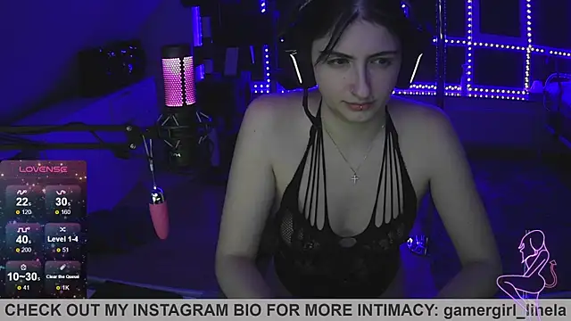 Snapshot of Gamergirl-Linela chatting on October 9, 3:37 am Gamergirl-Linela online show from October 9, 3:37 am