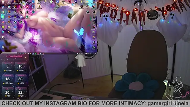 Snapshot of Gamergirl-Linela chatting on October 23, 8:35 am Gamergirl-Linela online show from October 23, 8:35 am