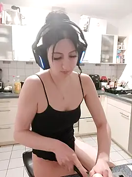 Gamergirl-Linela online show from April 22, 6:53 pm